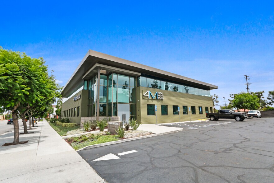 Primary Photo Of 3918 Long Beach Blvd, Long Beach Medical For Lease