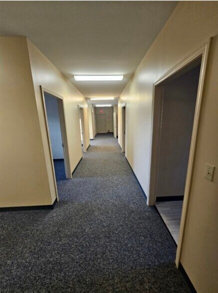 More Photos Of 412 High St, Ellsworth Office For Lease