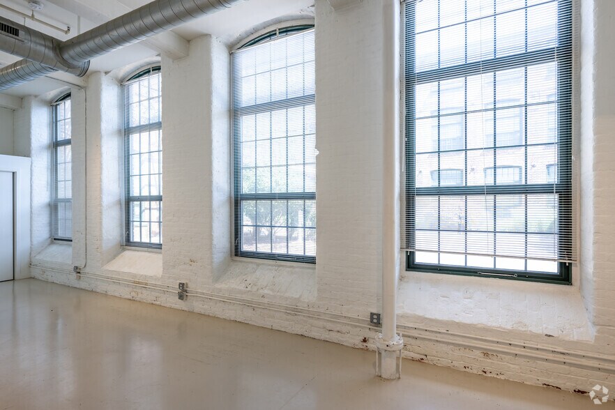 More Photos Of 166 Valley St, Providence Apartments For Sale