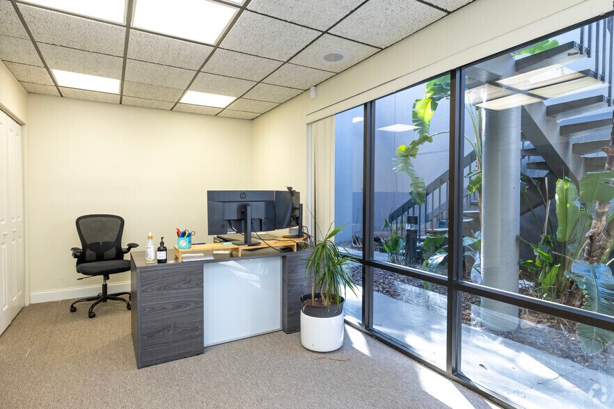 More Photos Of 1207 N Himes Ave, Tampa Loft Creative Space For Lease