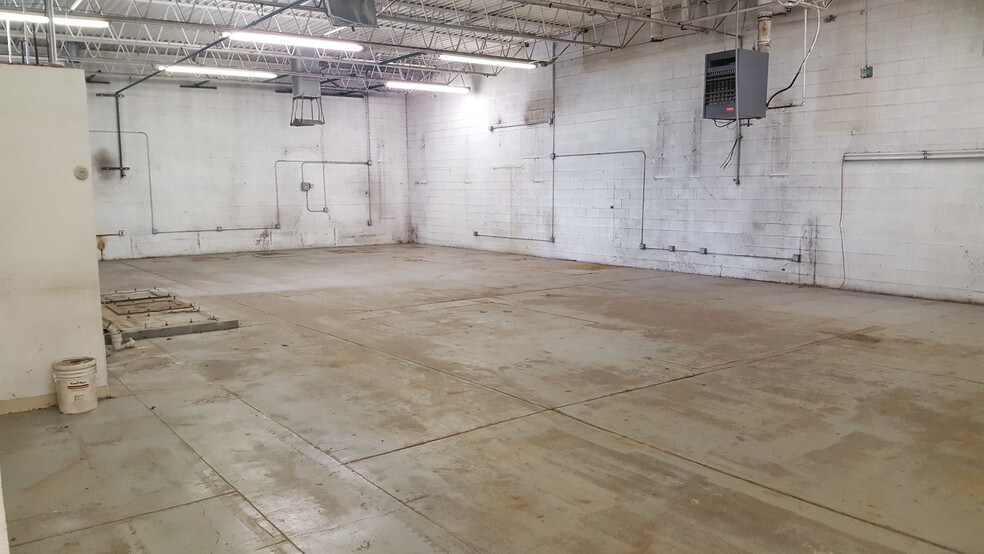 More Photos Of 2990 Larimer St, Denver Warehouse For Lease