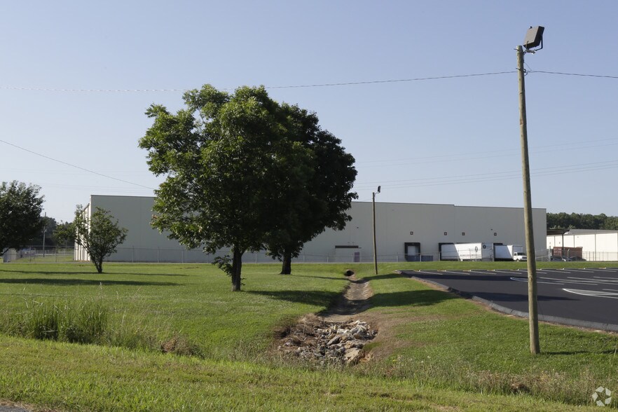 More Photos Of 539 Tribal Rd, Blacksburg Warehouse For Lease