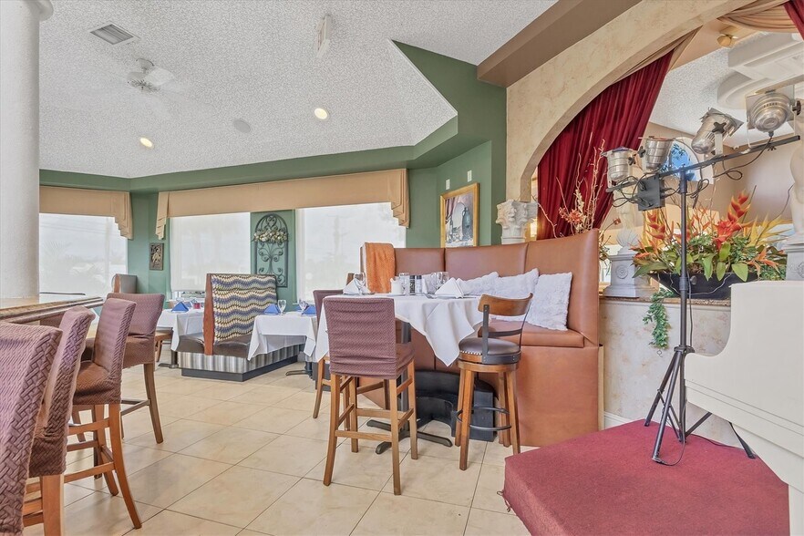 More Photos Of N TAMIAMI TRL NOKOMIS FL 34275, Nokomis General Retail For Sale