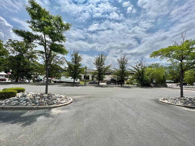 More Photos Of 331 Saw Mill River Rd, Elmsford Land For Lease