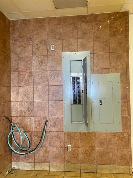 More Photos Of 3456 NE Circle Dr, Rochester Unknown For Lease