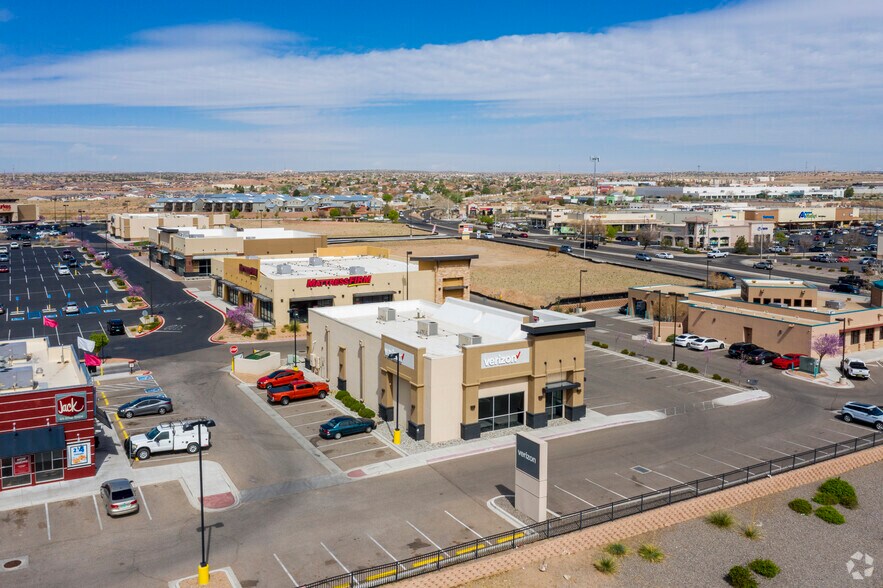 More Photos Of 7820 Enchanted Hills NE, Bernalillo Unknown For Lease