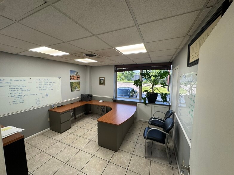 More Photos Of 25801-25851 Solon Rd, Bedford Heights Manufacturing For Sale