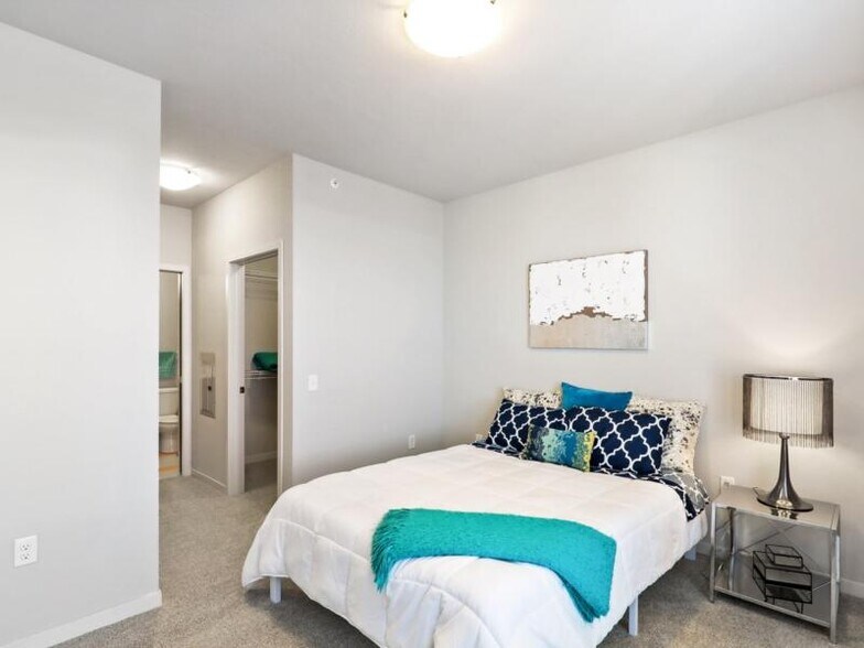 More Photos Of 2922 Aldrich Ave S, Minneapolis Apartments For Lease