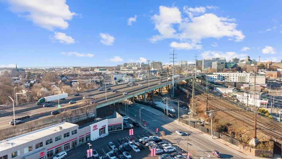 More Photos Of 914 E Main St, Stamford Warehouse For Sale