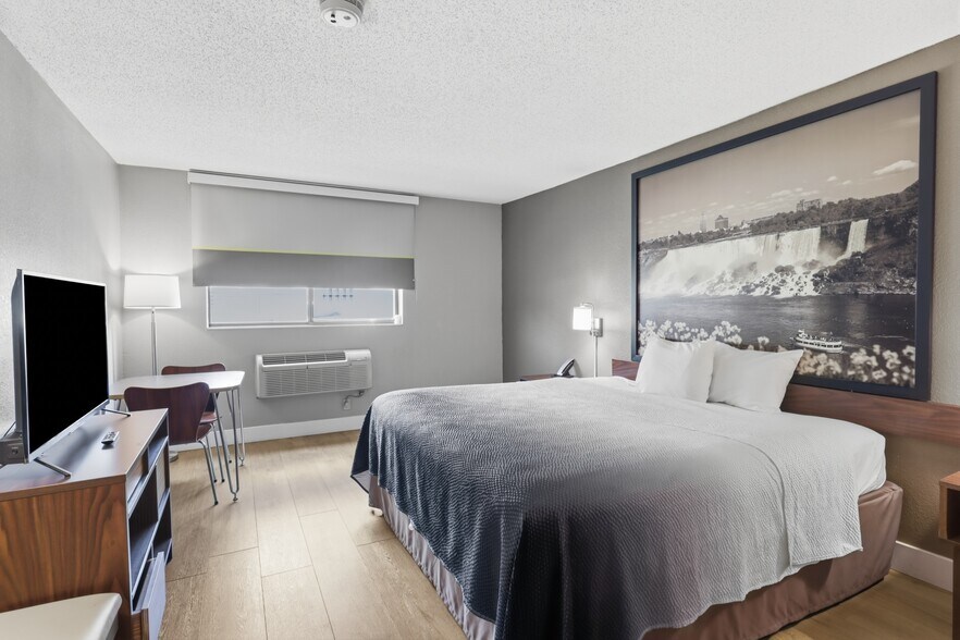 More Photos Of 7680 Niagara Falls Blvd, Niagara Falls Hotel For Sale