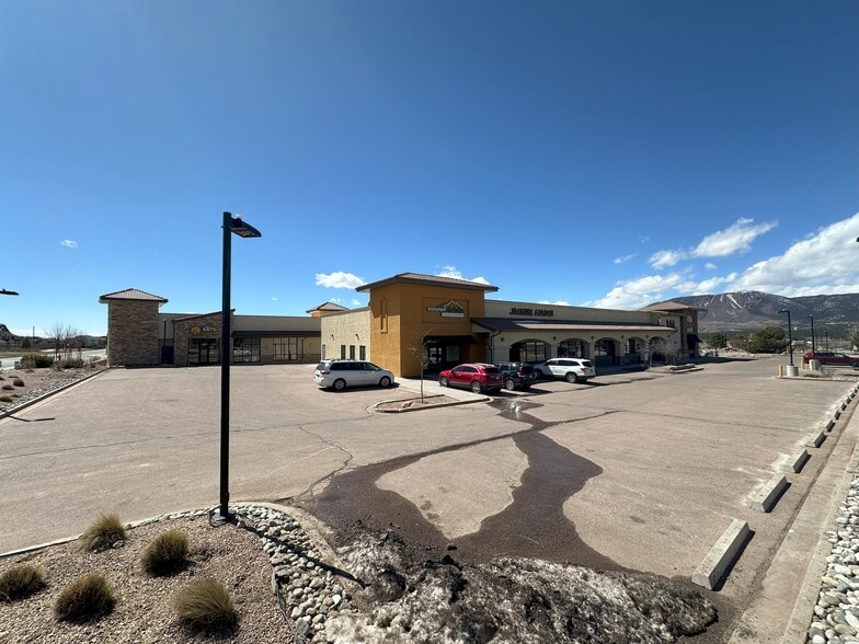 More Photos Of 1415-1455 Cipriani Loop, Monument Freestanding For Lease
