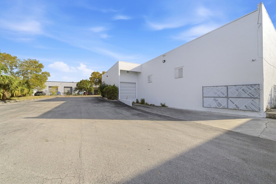 More Photos Of 2891 NW 22nd Ter, Pompano Beach Warehouse For Lease