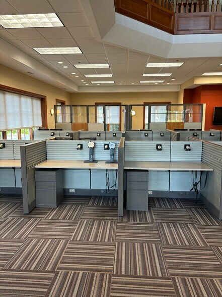 More Photos Of 739 North Ave, Glendale Heights Loft Creative Space For Lease