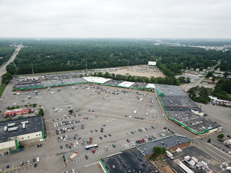 More Photos Of 507 E Southside Plz, Richmond Unknown For Lease