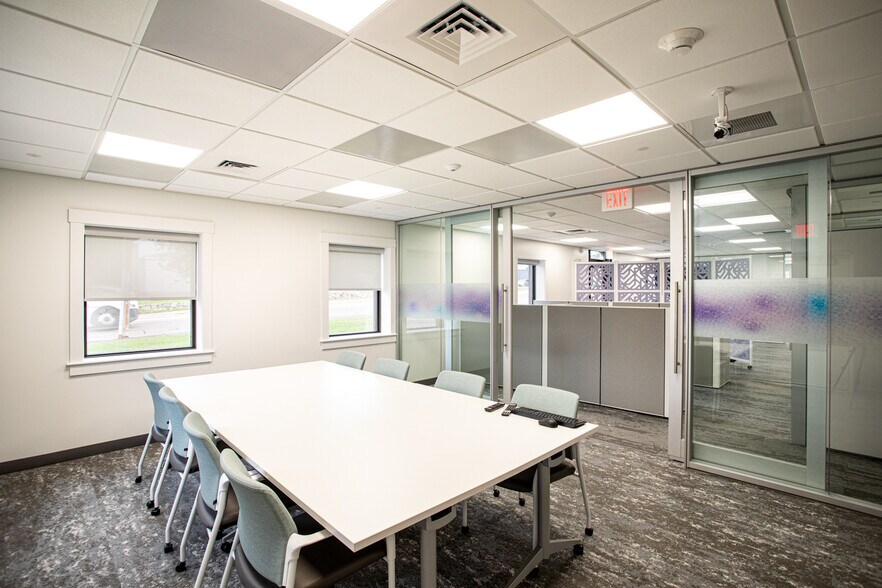 More Photos Of 54 County St, Somerset Bank For Lease