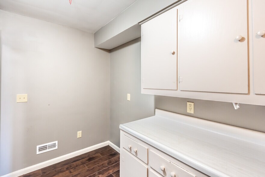 More Photos Of 3386 N State Route 123, Lebanon Office For Sale