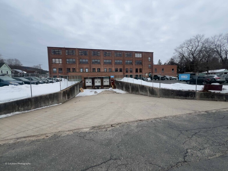 More Photos Of 63 Flansburg Ave, Dalton Flex For Sale