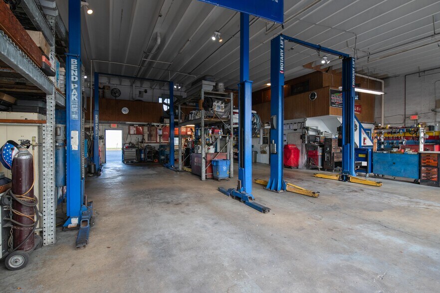 More Photos Of 55 SW 10th St, Deerfield Beach Service For Sale