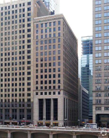 More Photos Of 211 W Wacker Dr, Chicago Office For Lease