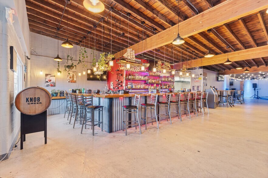 More Photos Of 1330 NE Highway 101, Lincoln City Restaurant For Sale