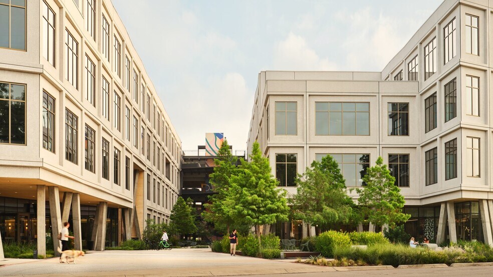 More Photos Of 3232 E Cesar Chavez St, Austin Unknown For Lease