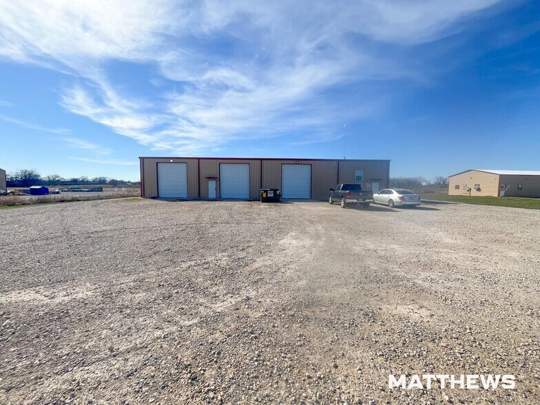 More Photos Of 124 Cambridge Park Trl, Weatherford Freestanding For Sale