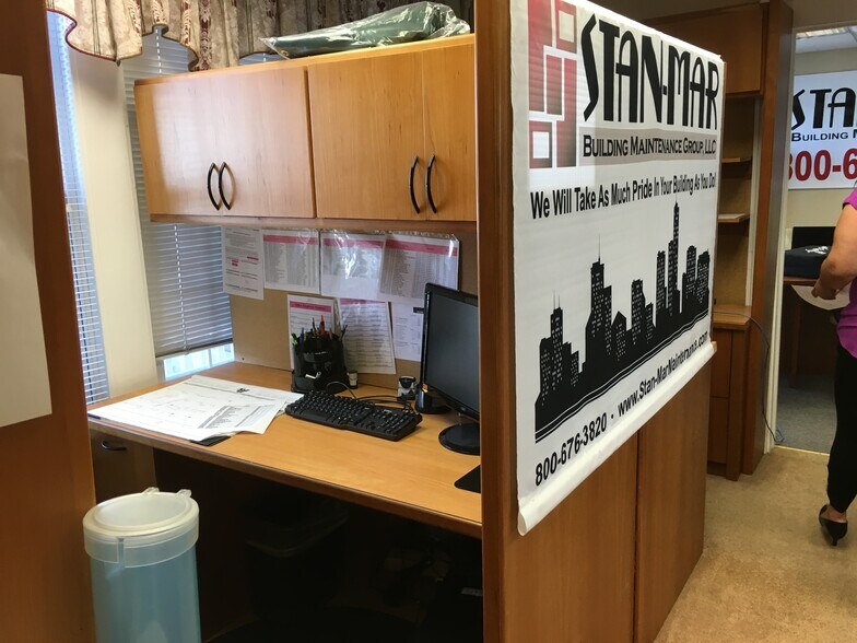 More Photos Of 4942 Main St, Bridgeport Office Residential For Sale