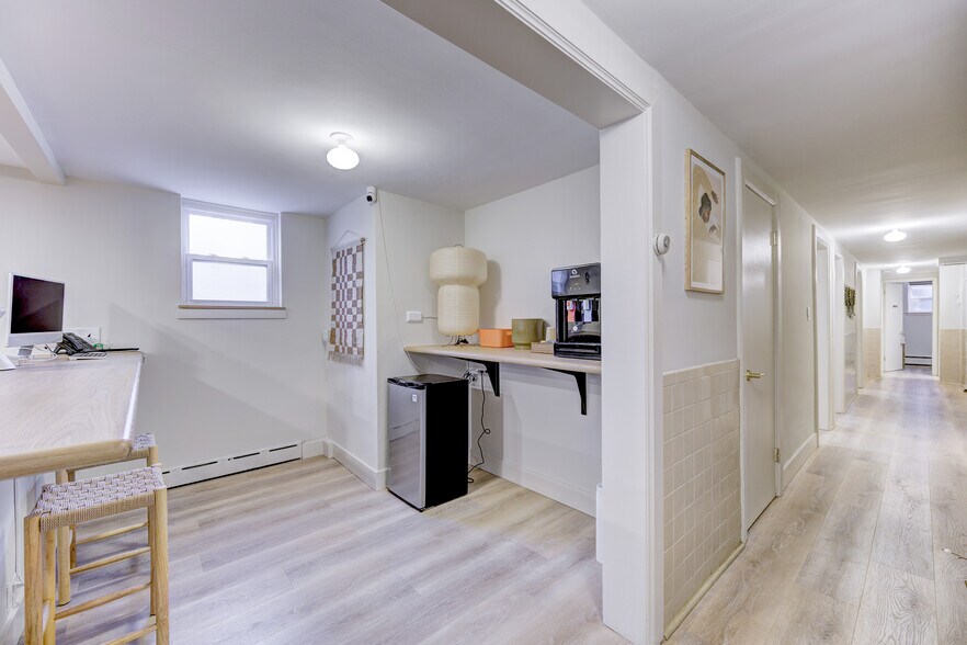 More Photos Of 8750 W 9 Mile Rd, Oak Park Office Residential For Lease