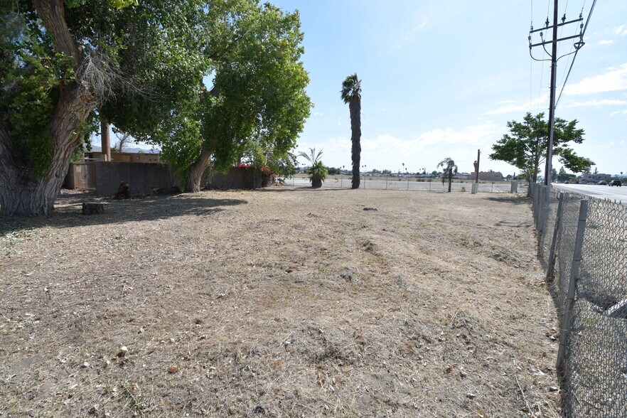 More Photos Of 43763-43789 State Highway 74, Hemet Apartments For Sale