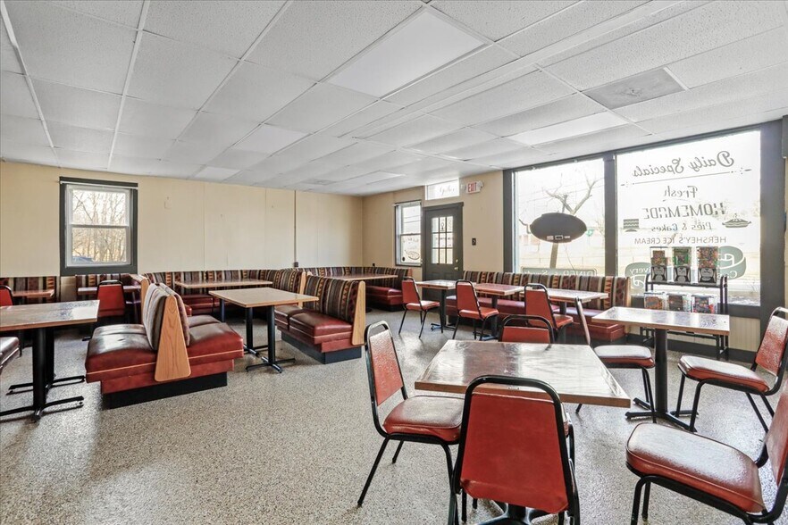 More Photos Of 12621 National Pike, Clear Spring Restaurant For Sale