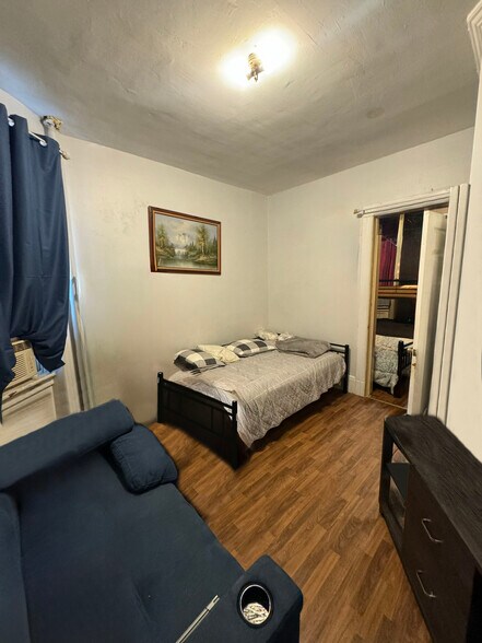 More Photos Of 902 West St, Union City Multifamily For Sale