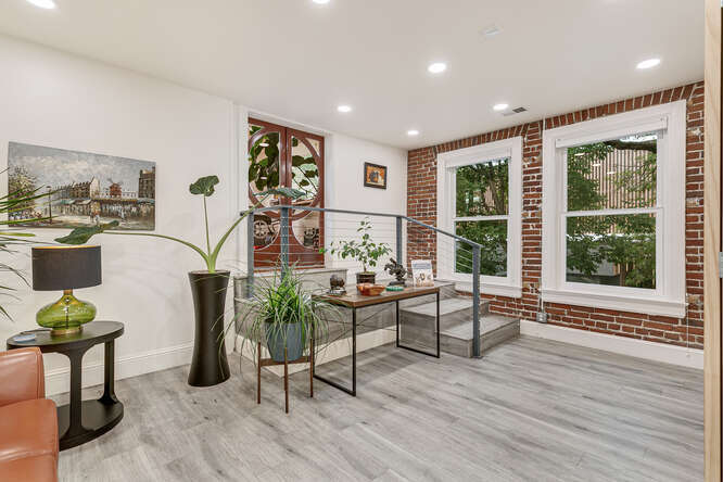 More Photos Of 1658-1668 N Lafayette St, Denver Office For Sale