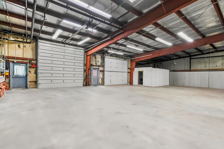 More Photos Of 6 Lark Industrial Pky, Greenville Self Storage For Lease
