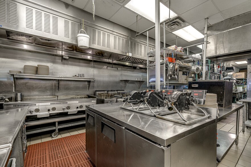 More Photos Of 100 E Fort Macon Rd, Atlantic Beach Restaurant For Sale