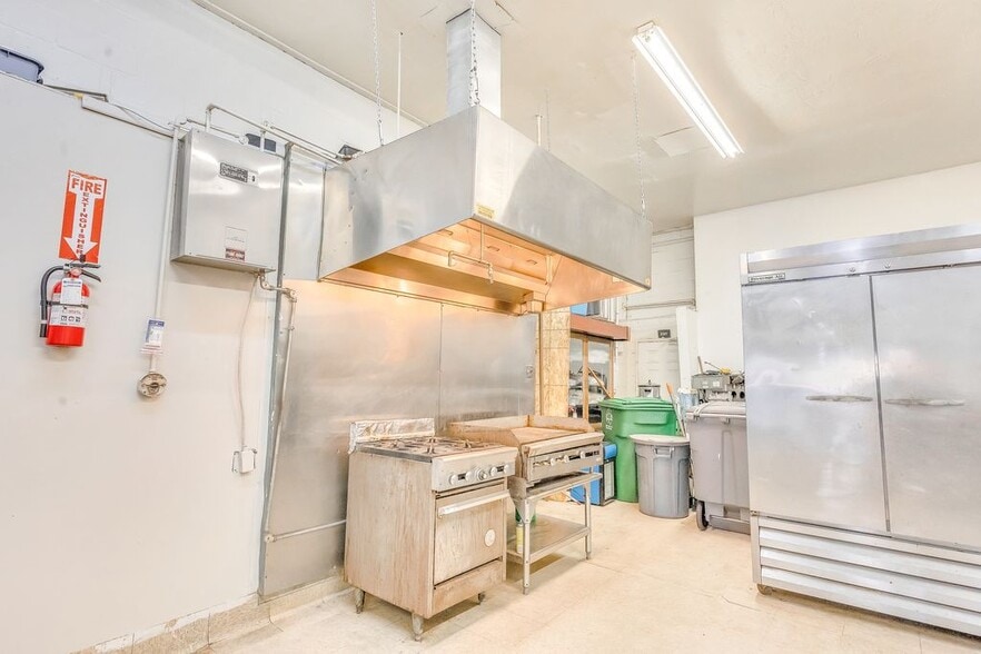 More Photos Of 1520 Center Ave, Dos Palos Storefront For Sale