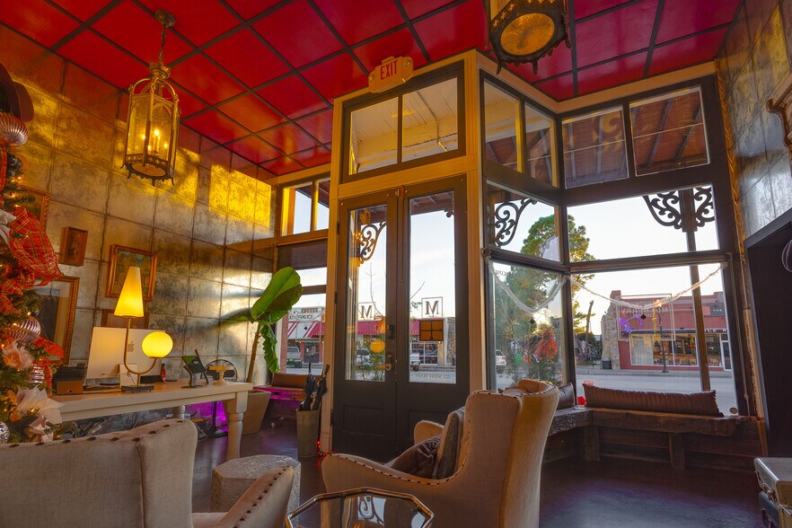 More Photos Of 221 W Main St, Tishomingo Hotel For Sale