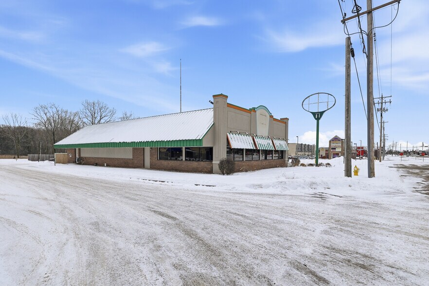 More Photos Of 143 Division St, Stevens Point Restaurant For Sale