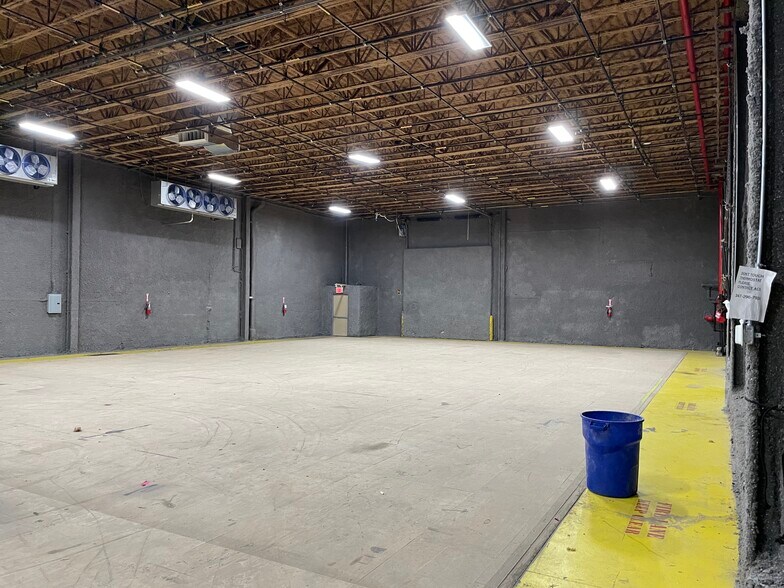More Photos Of 4865 Arthur Kill Rd, Staten Island Warehouse For Lease