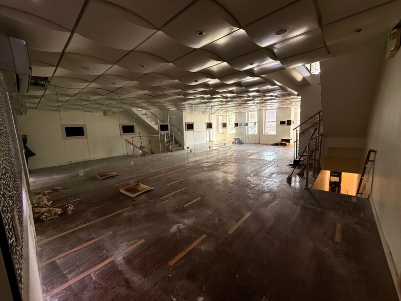 More Photos Of 2479 18th St NW, Washington Storefront For Lease