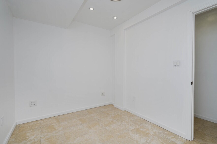More Photos Of 1330-1332 Rockland Ave, Staten Island Medical For Sale