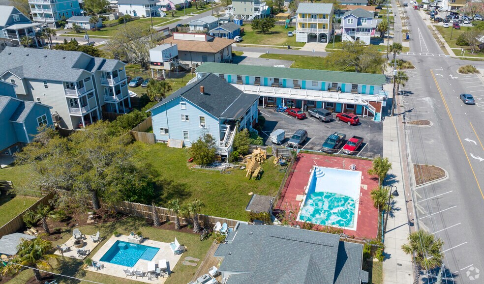 More Photos Of 213 Cape Fear Blvd, Carolina Beach Hotel For Sale
