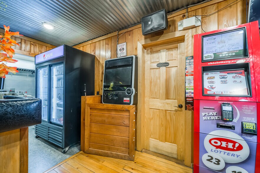 More Photos Of 617 S Washington St, New Paris Bar For Sale