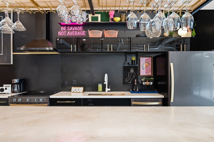 More Photos Of 102 State St N, Waseca Office For Sale