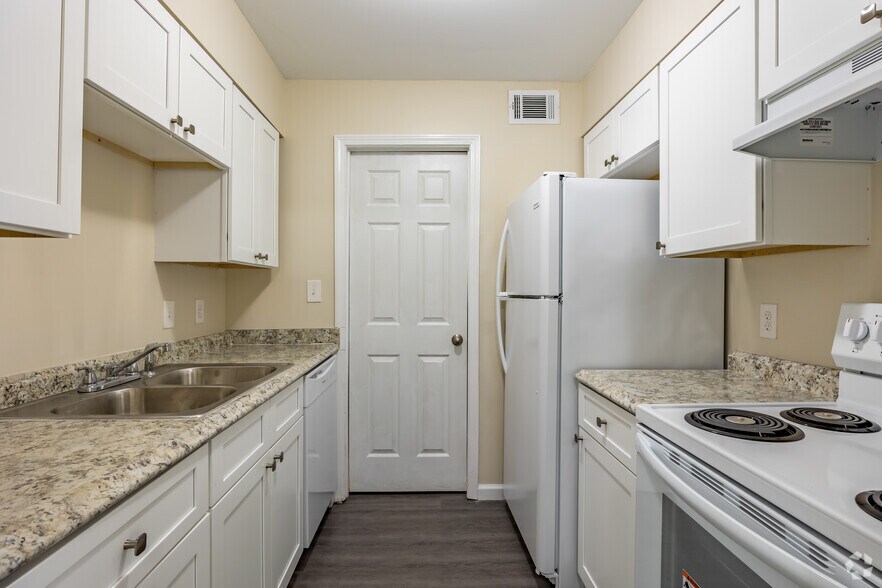 More Photos Of 925 Conley Rd, Atlanta Multifamily For Sale