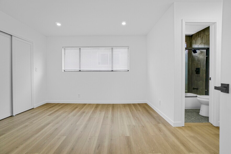 More Photos Of 12527 Cranbrook Ave, Hawthorne Apartments For Sale