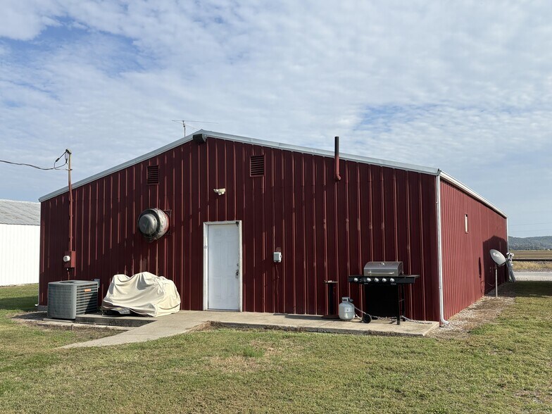 More Photos Of 3071 Jacob rd, Jacob Bar For Sale