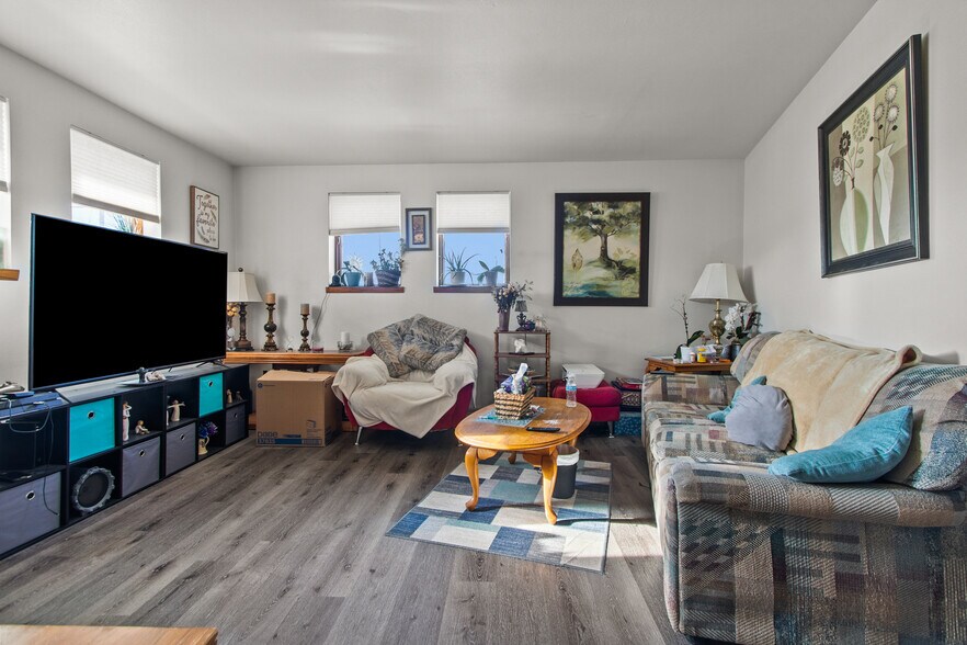 More Photos Of 2600 N Richmond St, Appleton Medical For Sale