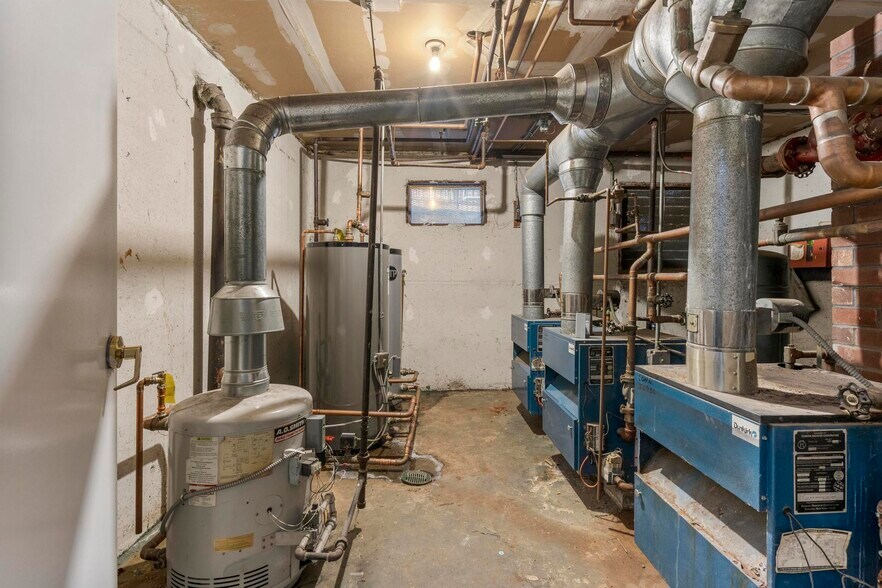 More Photos Of 36 Huntington St, Hartford Apartments For Sale