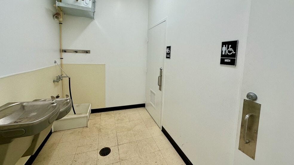 More Photos Of 3365 E Millwood Ln, Hernando Freestanding For Sale