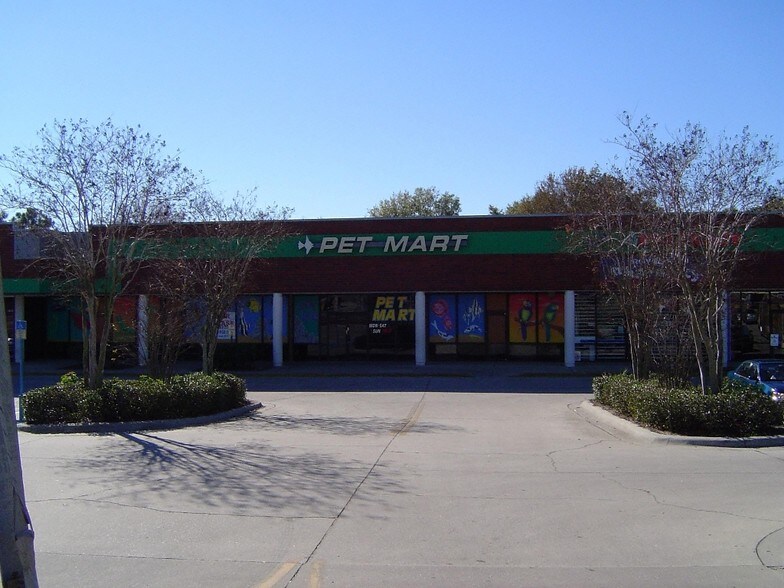 More Photos Of 4941 E Busch Blvd, Tampa Storefront For Lease